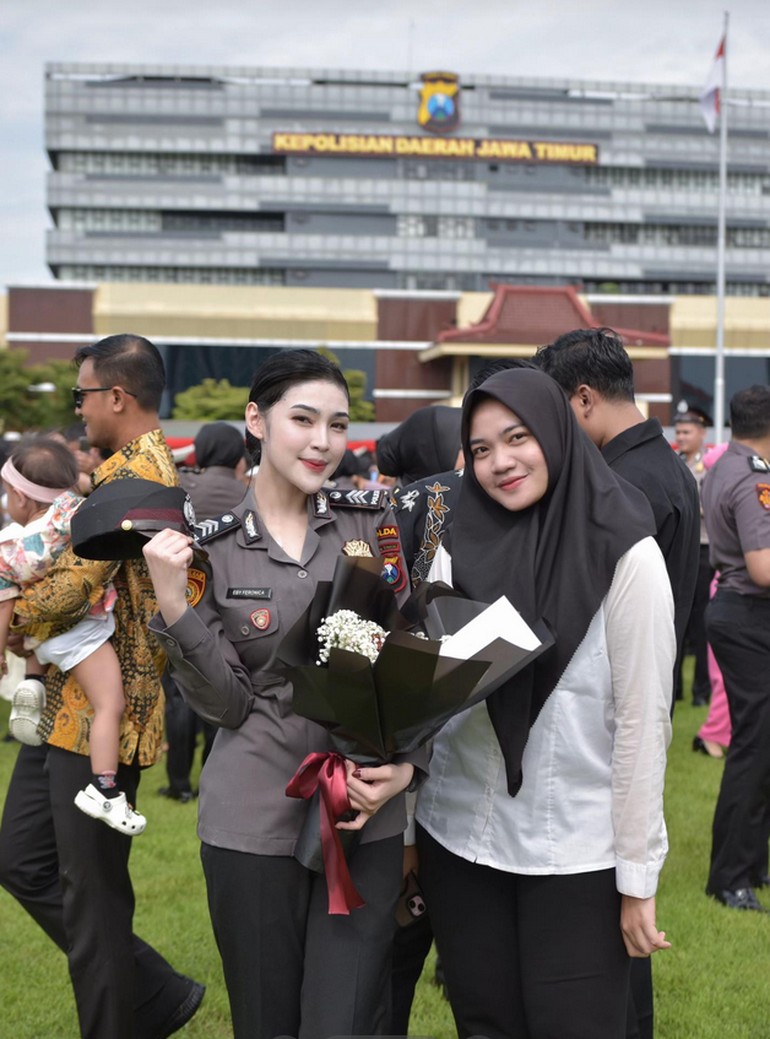 Viral Polwan Cantik bak Artis Korea, Perjuangan Jadi Ibu Tunggal