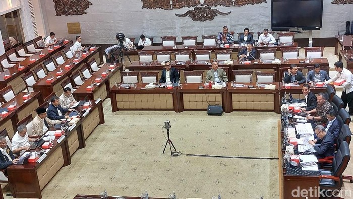 Bahas Masalah Coretax di DPR, Dirjen Pajak Minta Rapat Dilakukan Tertutup