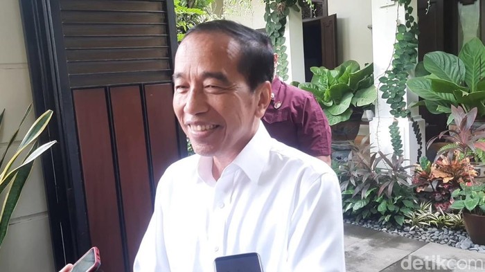 Hasto Minta KPK Selidiki Keluarganya, Jokowi: Kalau Ada Bukti Hukum Silakan