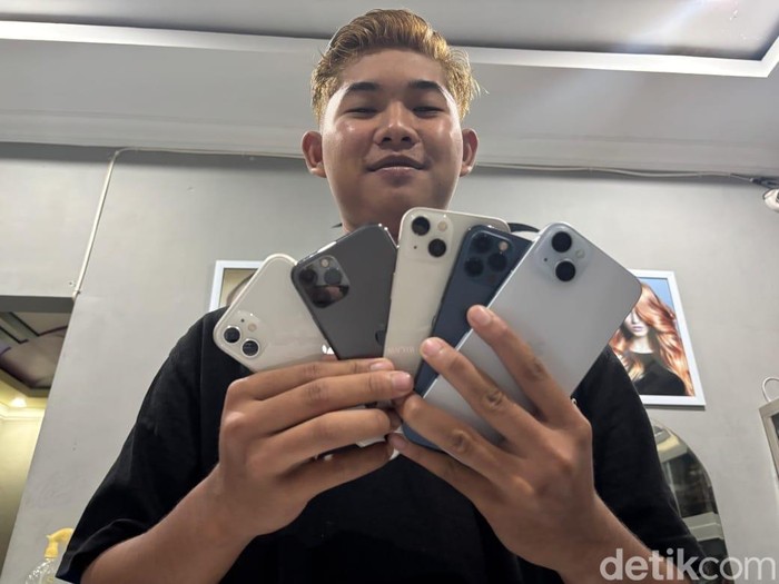 Ramai Sewa iPhone Jelang Lebaran di Malang: Foto Keluarga-Upload di Medsos