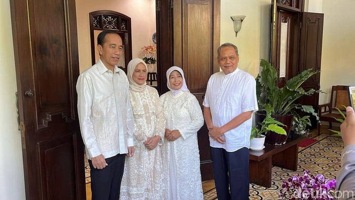 Tokoh-tokoh Salat Idul Fitri Bareng Jokowi di Solo, Ada Eks Pembalap F1 Mantan Sekda