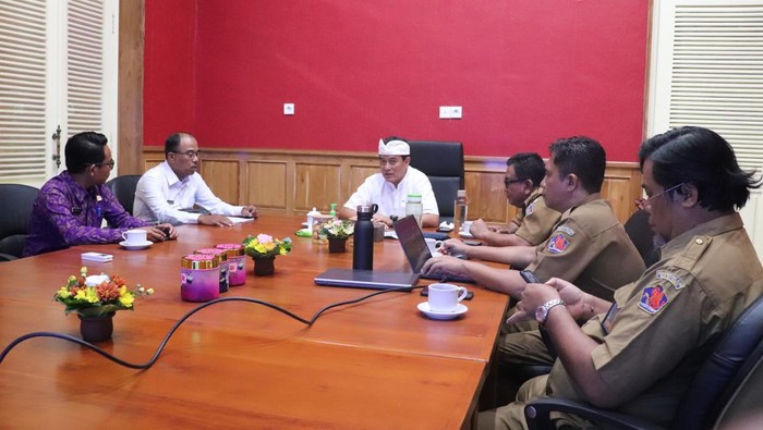 Siswa SMP Tak Bisa Membaca, Wabup Sarankan Penggunaan HP di Sekolah Dibatasi
