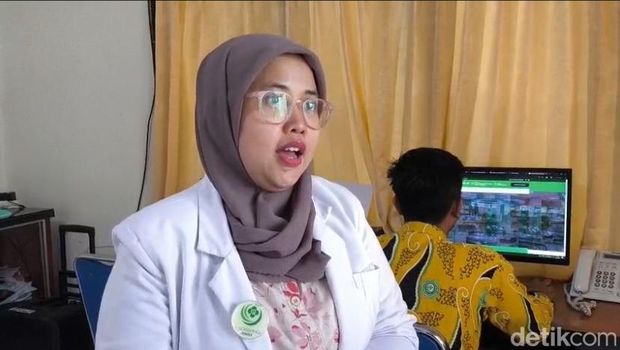 Ngeri! 3 Stoples Cacing Dikeluarkan dari Usus Bocah 3 Tahun di Jember