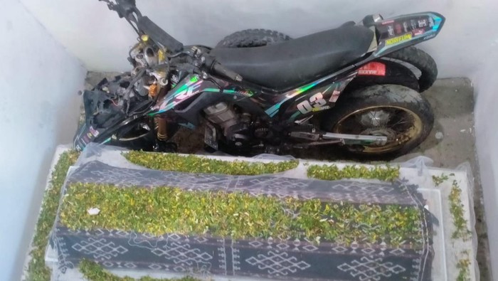 Heboh Jenazah Pria Dimakamkan Bersama Motor di Rote Ndao NTT