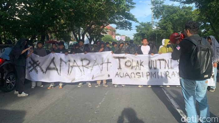 Mahasiswa Peringati Tragedi Amarah UMI Makassar Serukan Tolak UU TNI