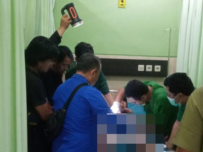 Kemaluannya Masuk Lubang Paralon, Kakek di Ngawi Datangi Damkar