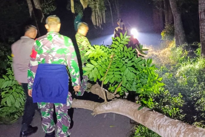Warga Ijen Ngamuk Perkara Bangun Poskamling, 3 Anggota TNI Disandera