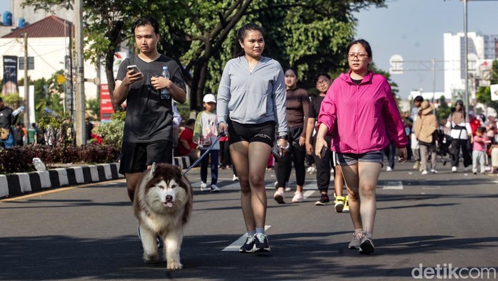Agak Laen, Warga Bawa Bebek ke CFD Depok
