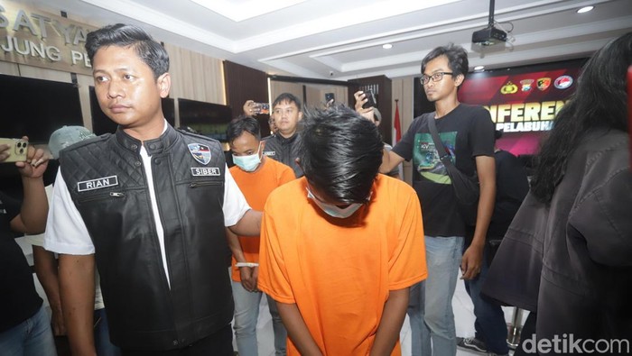 admin-grup-facebok-gay-khusus-surabaya-dituntut-3-tahun-penjara