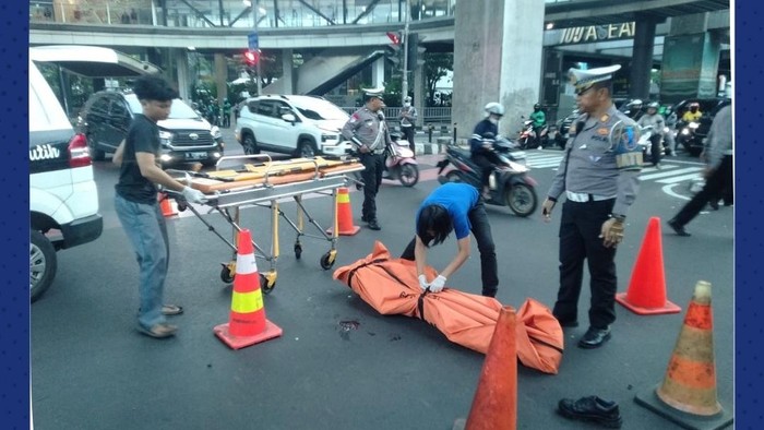 kronologi-kecelakaan-motor-vs-mobil-di-csw-jaksel-tewaskan-1-orang