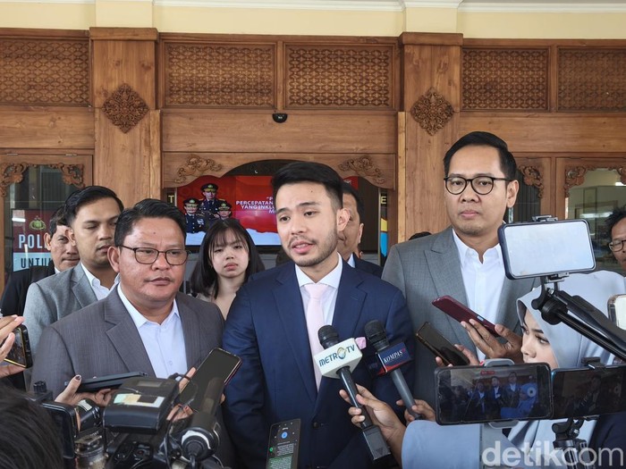 Penyidik Sita Ijazah Jokowi, Pengacara Roy Suryo: Kami Belum Percaya
