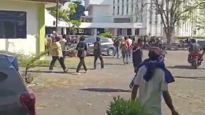 Muncul Spanduk Ajakan Perang di Flyover Makassar, Polisi Selidiki