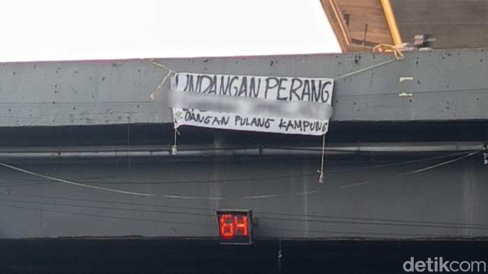 Muncul Spanduk Ajakan Perang di Flyover Makassar, Polisi Selidiki