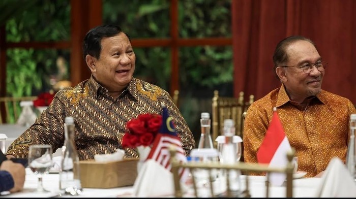 Prabowo Unggah Momen Makan Malam Bersama PM Malaysia Anwar Ibrahim