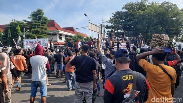 85.000 Warga Demo di Pati, Desak Bupati Sudewo Mundur