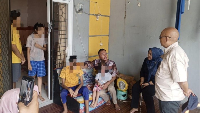 Pilu 5 Anak di Gresik Diduga Ditelantarkan Ibu Usai Ayah Meninggal