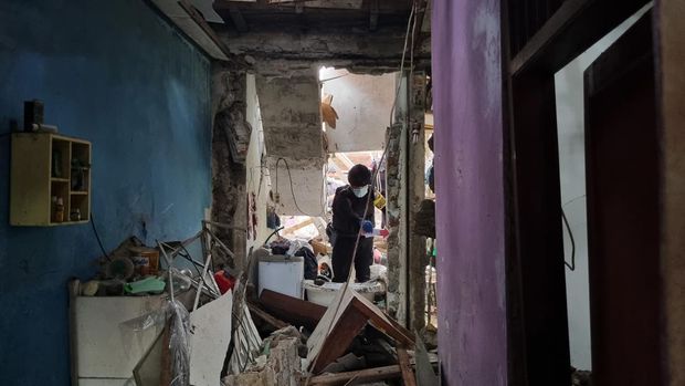 Warga Pamulang Dengar Ledakan Berasal dari Atas Rumah, Dikira Meteor Jatuh