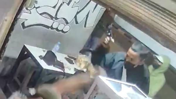 Viral Penyerangan Brutal ke Warkop di Tanah Abang, 2 Orang Kena Tembak