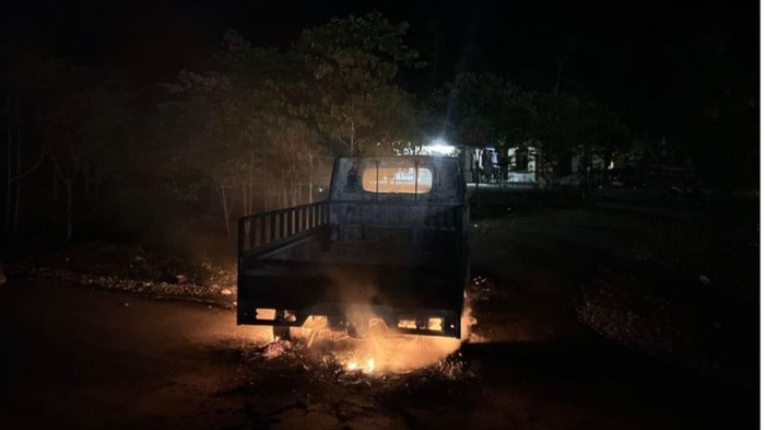 sopir-tewas-ditikam-mobil-dibakar-kkb-di-halaman-gereja-yahukimo