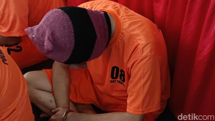 Apes Pria Jember Motornya Raib Usai Bersetubuh dengan Gay Asal Sampang