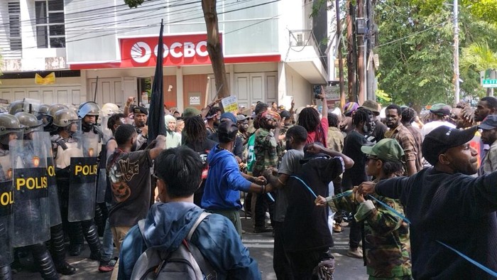 Puluhan Mahasiswa Papua Demo di Makassar, Tuntut Kemerdekaan West Papua