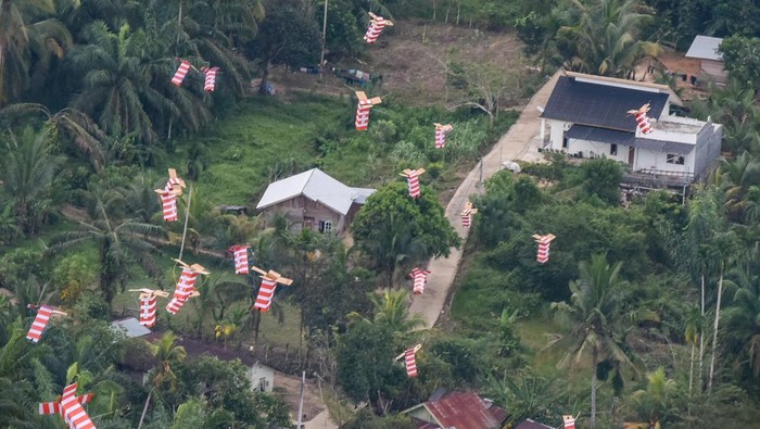 TNI AU Kirim Helibox untuk Pengungsi Banjir di Aceh Tamiang