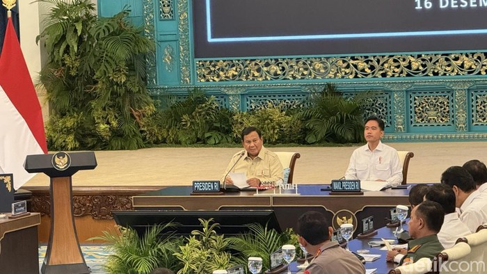 Prabowo Bicara Pelajaran dari Sumatera: Harus Ada Lumbung Desa