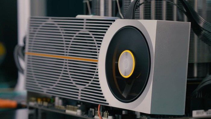 China rilis Lisuan 7G100 20 Mei, di klaim setara dengan RTX 4060 tapi lebih murah.