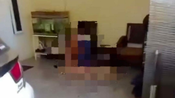 viral-remaja-sidoarjo-terima-pesanan-ojol-sambil-bugil-peluk-guling