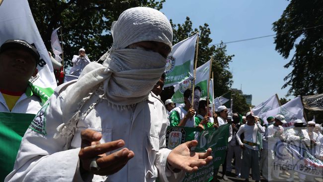 Pembakaran Bendera PDI-P, Pengacara GNPF: Laporan ke Polisi Itu Berlebihan!