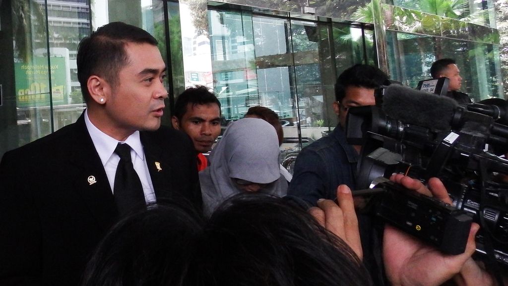 Jokowi Terbitkan Keppres Pemecatan Senator Bali Arya Wedakarna