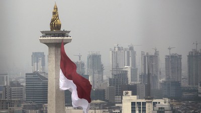 Bendera Merah Putih Raksasa Robek Saat Gladi HUT ke-80 TNI di Monas

