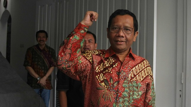 Jokowi Perintahkan Mahfud Tangani Gelombang Imigran Rohingya di Aceh
