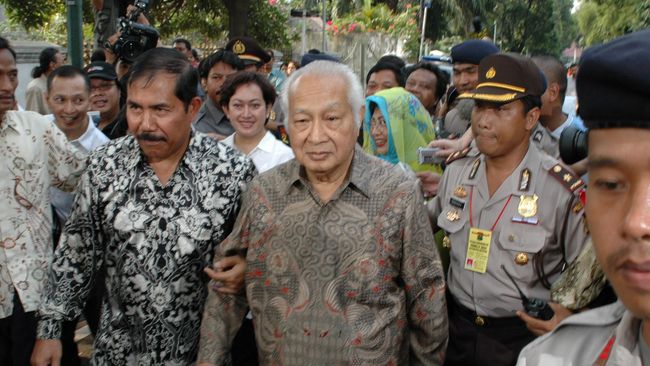 Ketika Soeharto 'Alergi' dengan Islam dan 'Insya Allah'