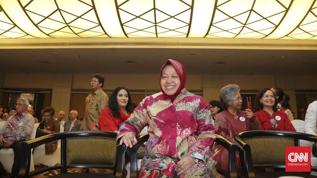 Risma Enggan Berkomentar soal Banjir Surabaya 