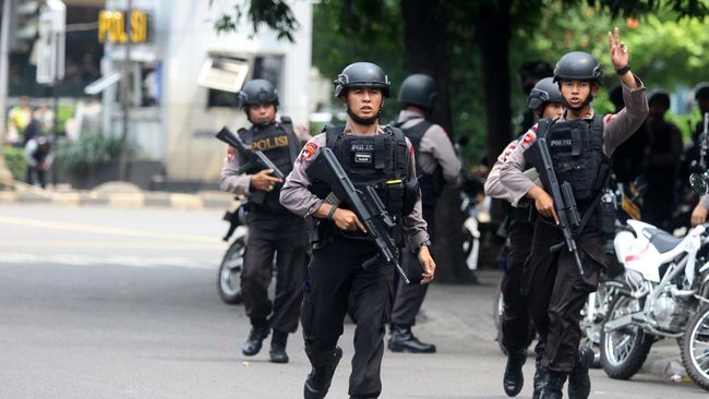 YLBHI Sebut Polisi Langgar Hukum Bubarkan Massa Kala Corona