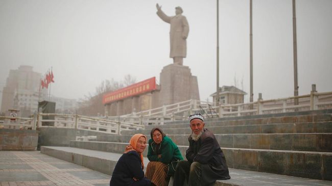 Diam Soal Muslim Uighur, RI Dinilai Bergantung pada China