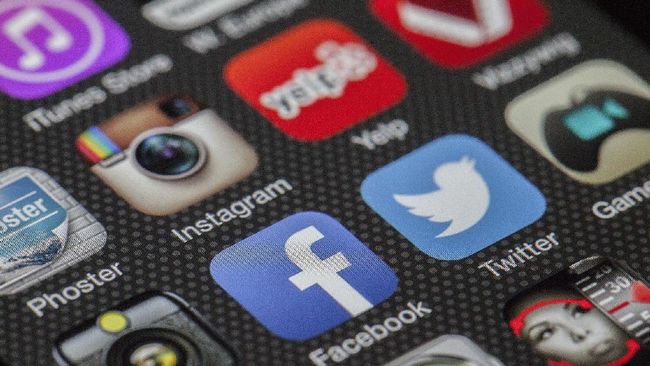 Kominfo Siapkan Aturan Blokir Medsos