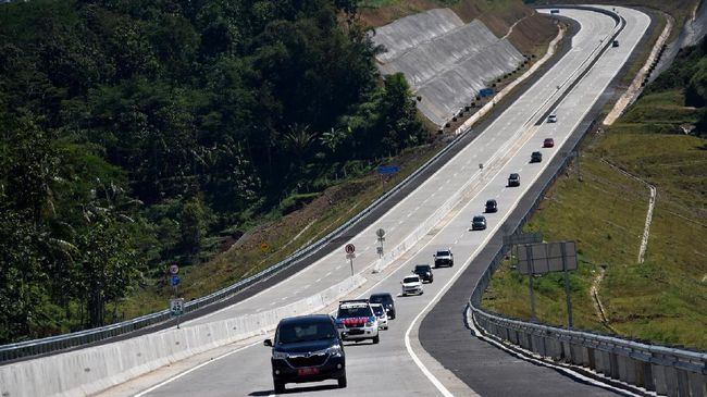 Basuki Gratiskan Tol Pakis-Malang Sampai Corona Kelar