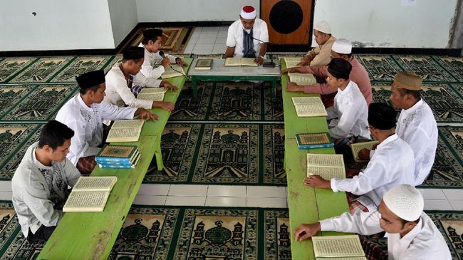 riset-felix-siauw-lebih-laku-dari-quraish-shihab-di-10-ptn