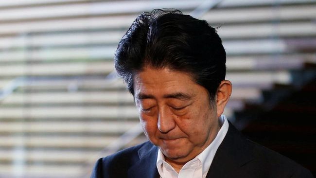 terjerat-skandal-pm-jepang-shinzo-abe-minta-maaf