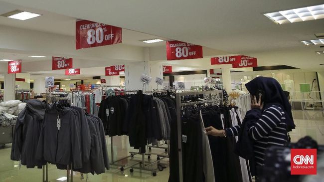 kisah-mereka-yang-mencari-untung-dari-tutupnya-lotus