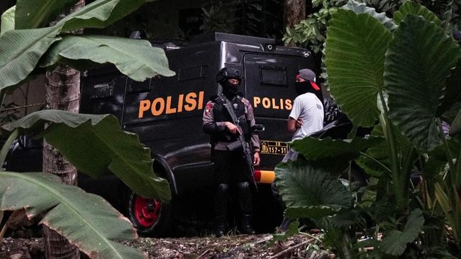 Densus Tangkap Polwan di Polda Malut karena Terorisme