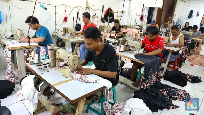 Pabrik Batam ke Myanmar: RI Tersalip dari Bola Sampai Ekonomi