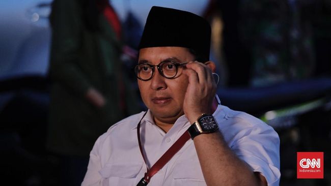 Brimob Patroli Tanya Kaus, Fadli Zon Sebut Penguasa Panik