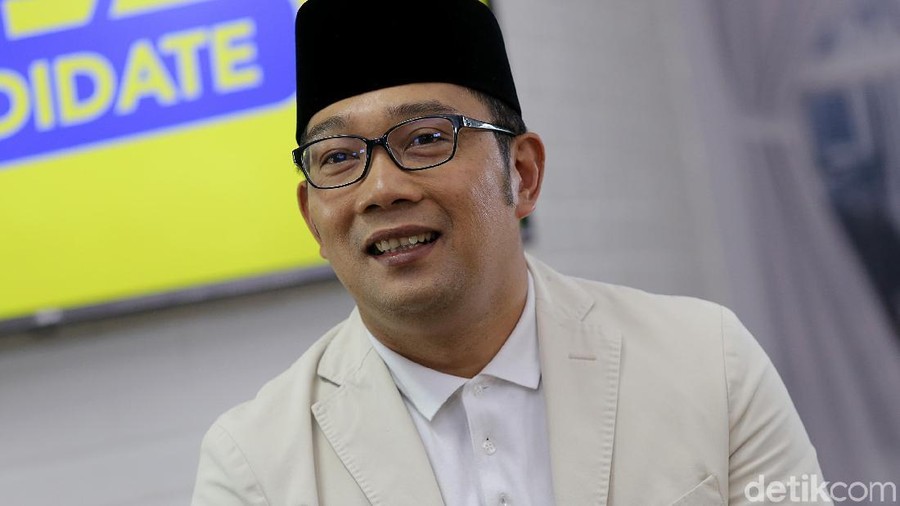 Diplomasi Batik-Teh ala Ridwan Kamil Gaet Investor Inggris-Swedia