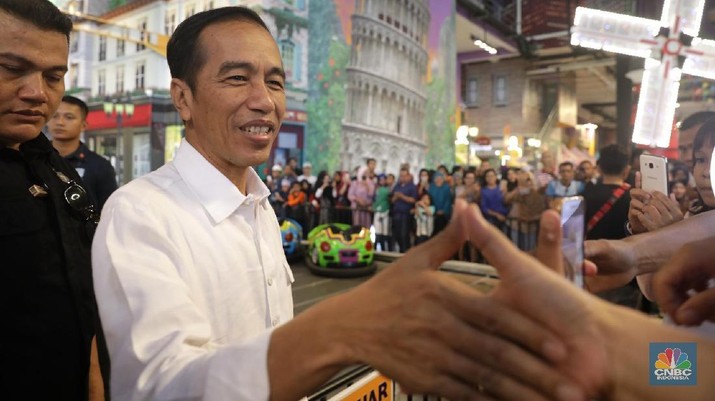 Rupiah Terpuruk, Jokowi Bisa Ambruk