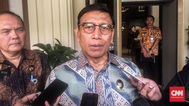 (Kaca Mahal) Wiranto Matangkan Rencana Bentuk Tim Usut Kasus HAM Masa Lalu