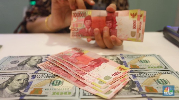 kemarin-perkasa-rupiah-sekarang-jadi-terlemah-kedua-di-asia