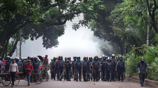 PM Bangladesh Minta Protes Mahasiswa Bubarkan Diri